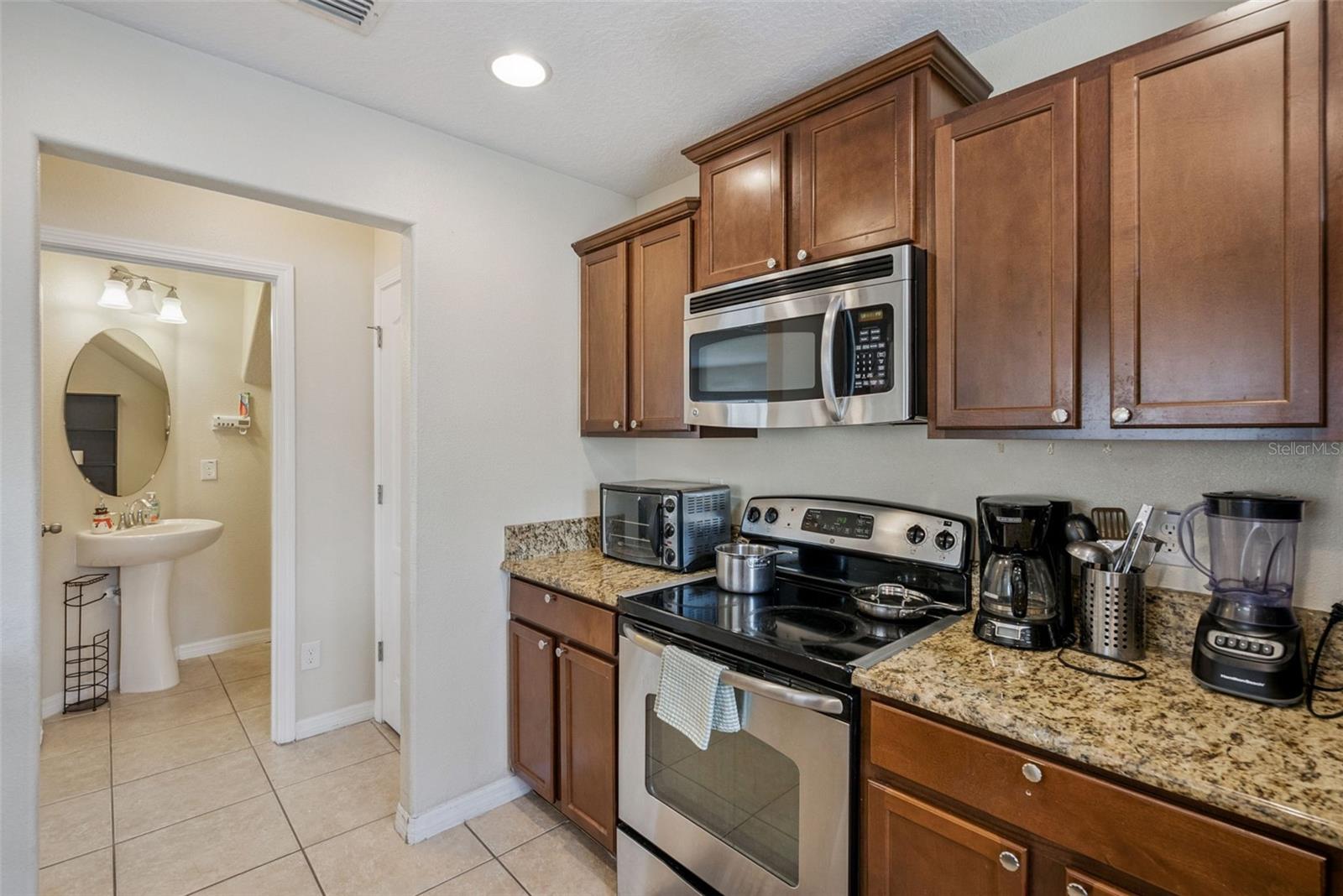 AMBERLEE TWNHMS - Residential