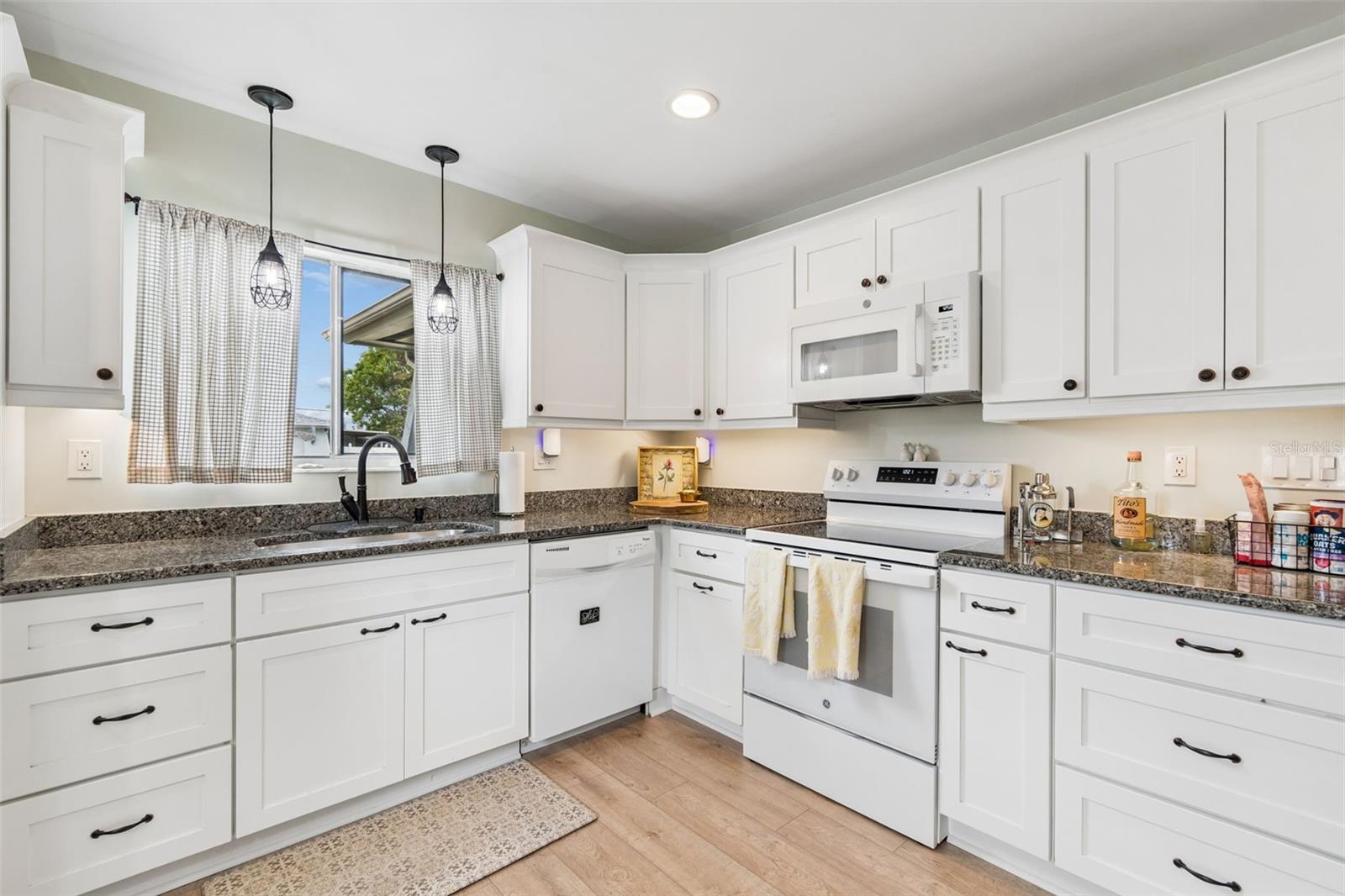 BEACON MEADOWS UNIT 1 - Residential