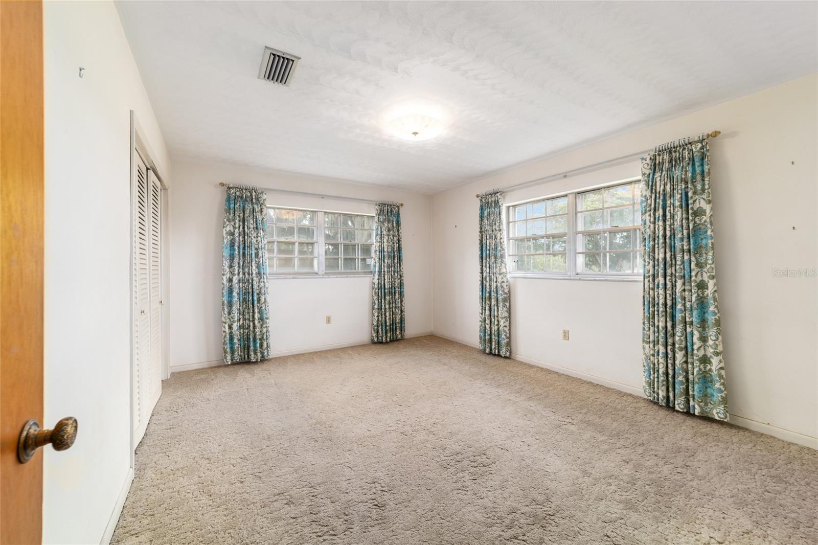 CRESCENT COVE FIRST ADD - Residential