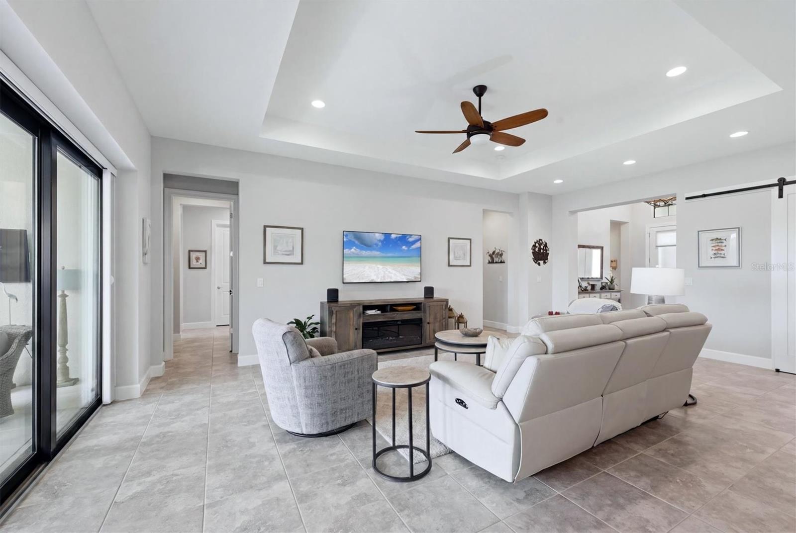 SANDHILL LAKE - Residential