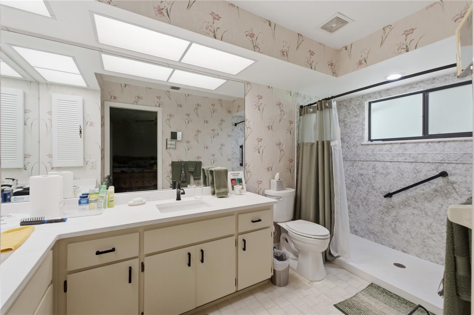 GOLF VIEW VILLAS CONDO 05 - Residential