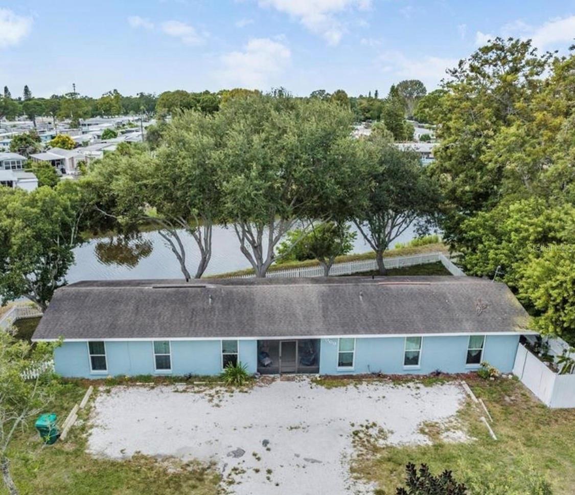 Great investment opportunity for rental income. Currently Vacant. Previous rental income was $2000/mnth a unit. Great Location. Fishing on Saint Joes Creek