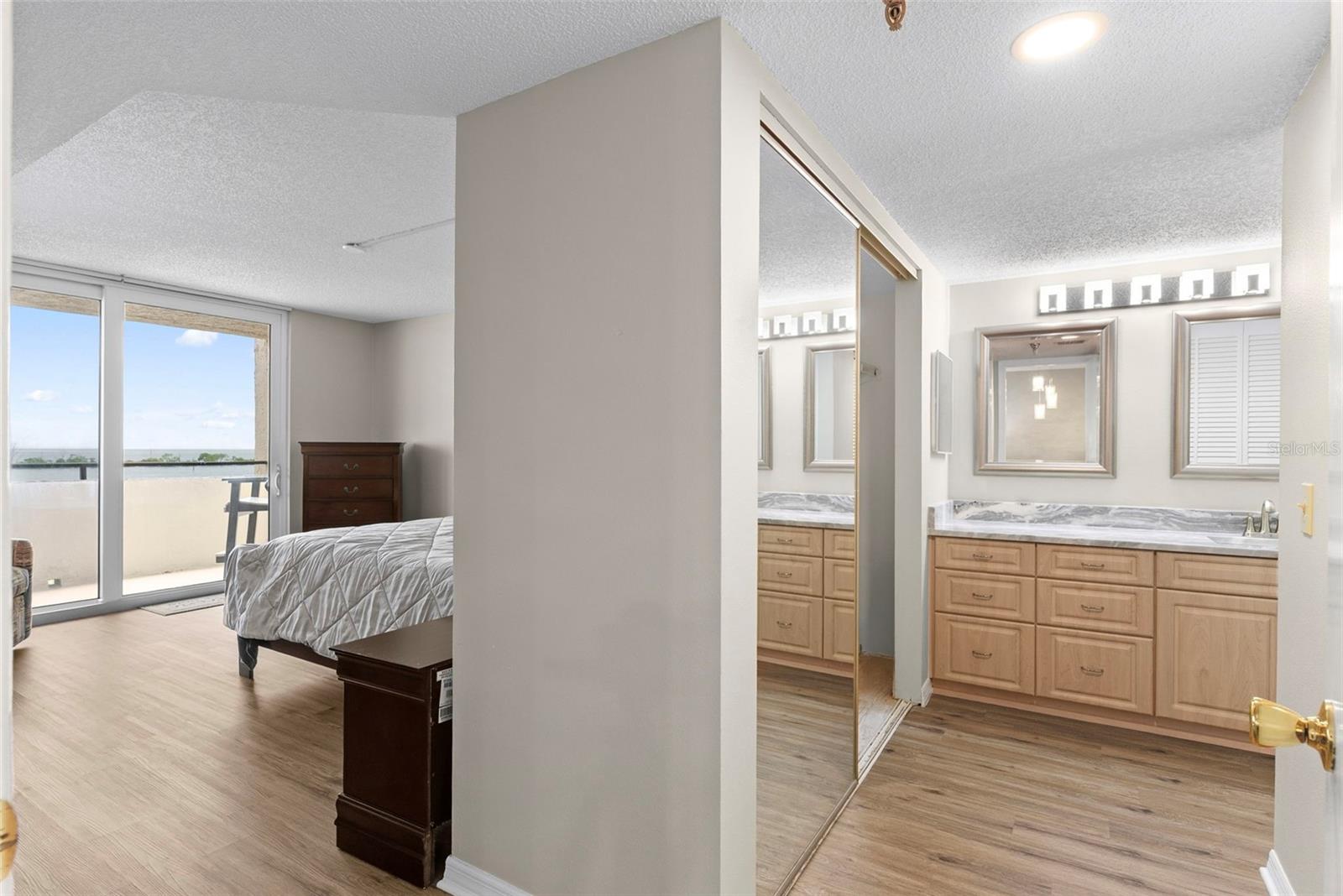 GULF ISLAND RESIDENCE & RACQUET CLUB - Residential