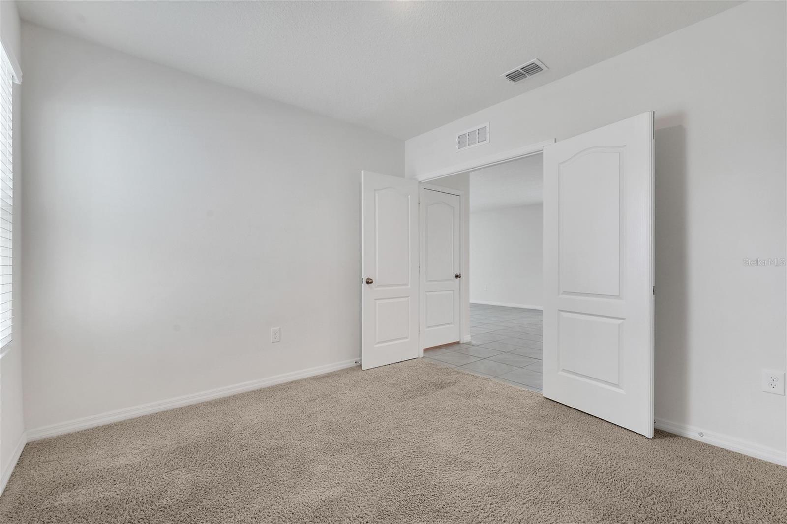 LAKE DENHAM ESTATES - Residential Lease