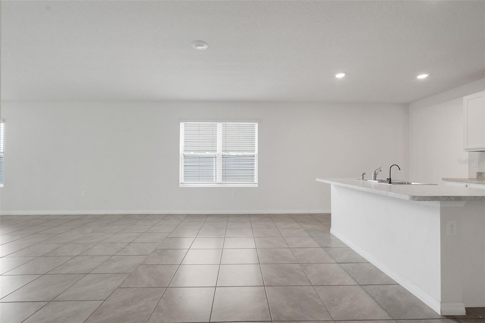 LAKE DENHAM ESTATES - Residential Lease