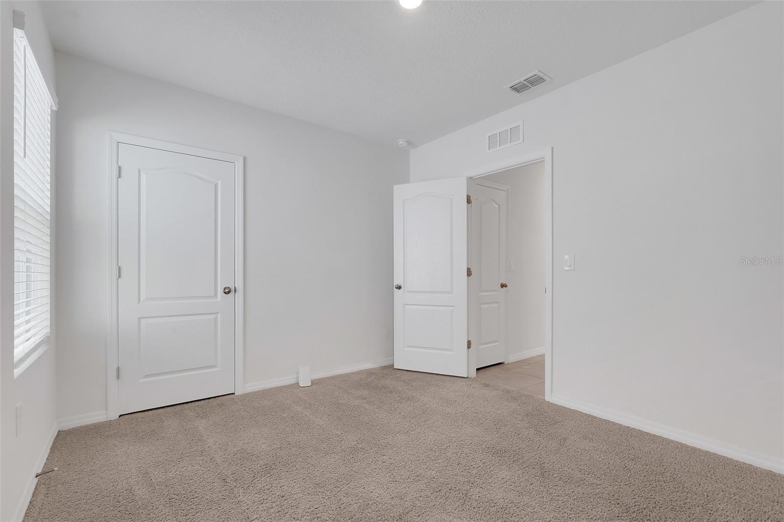 LAKE DENHAM ESTATES - Residential Lease