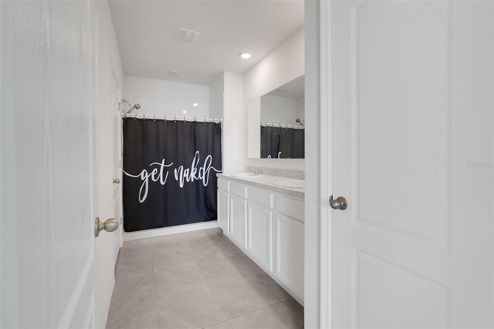 LAKE DENHAM ESTATES - Residential Lease