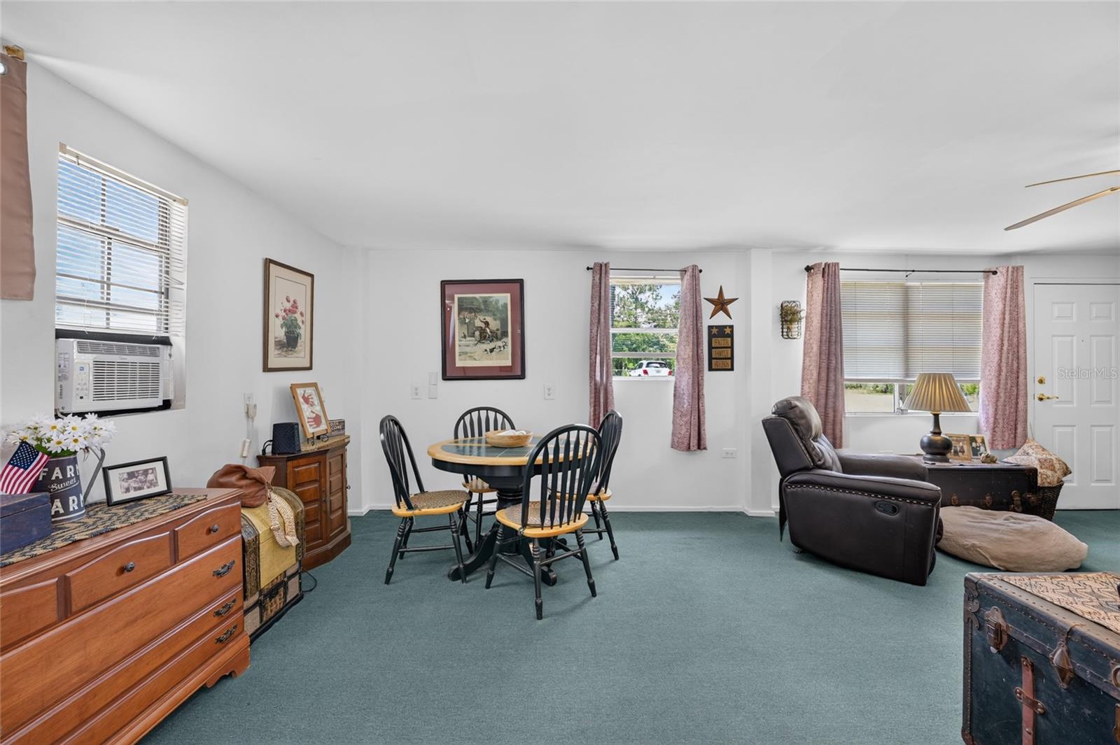 WHISPERING PINES UN 2 - Residential