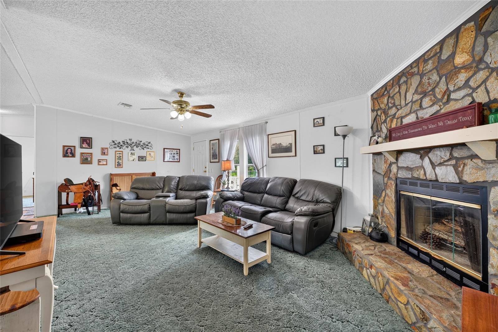 WHISPERING PINES UN 2 - Residential