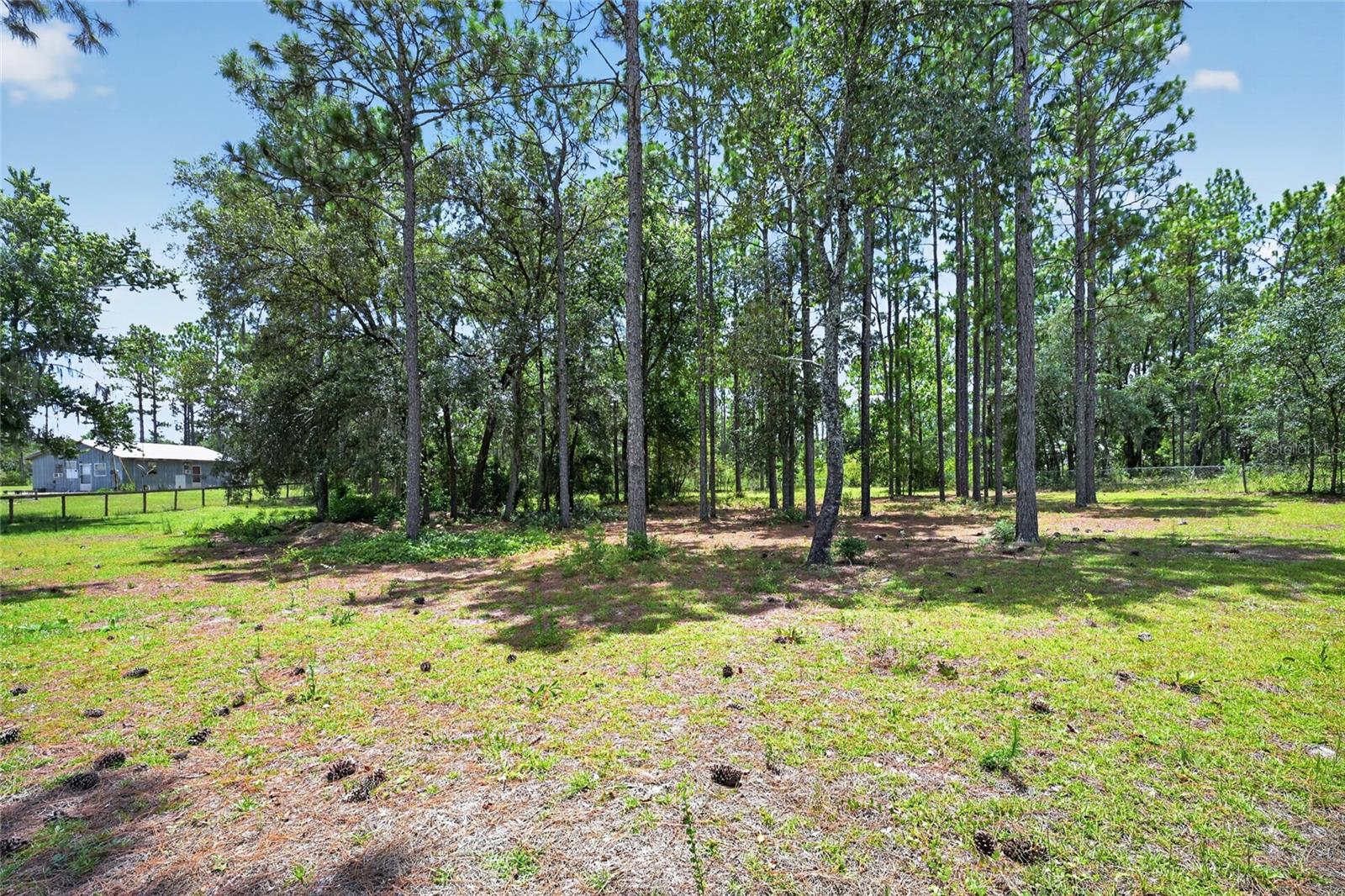 WHISPERING PINES UN 2 - Residential