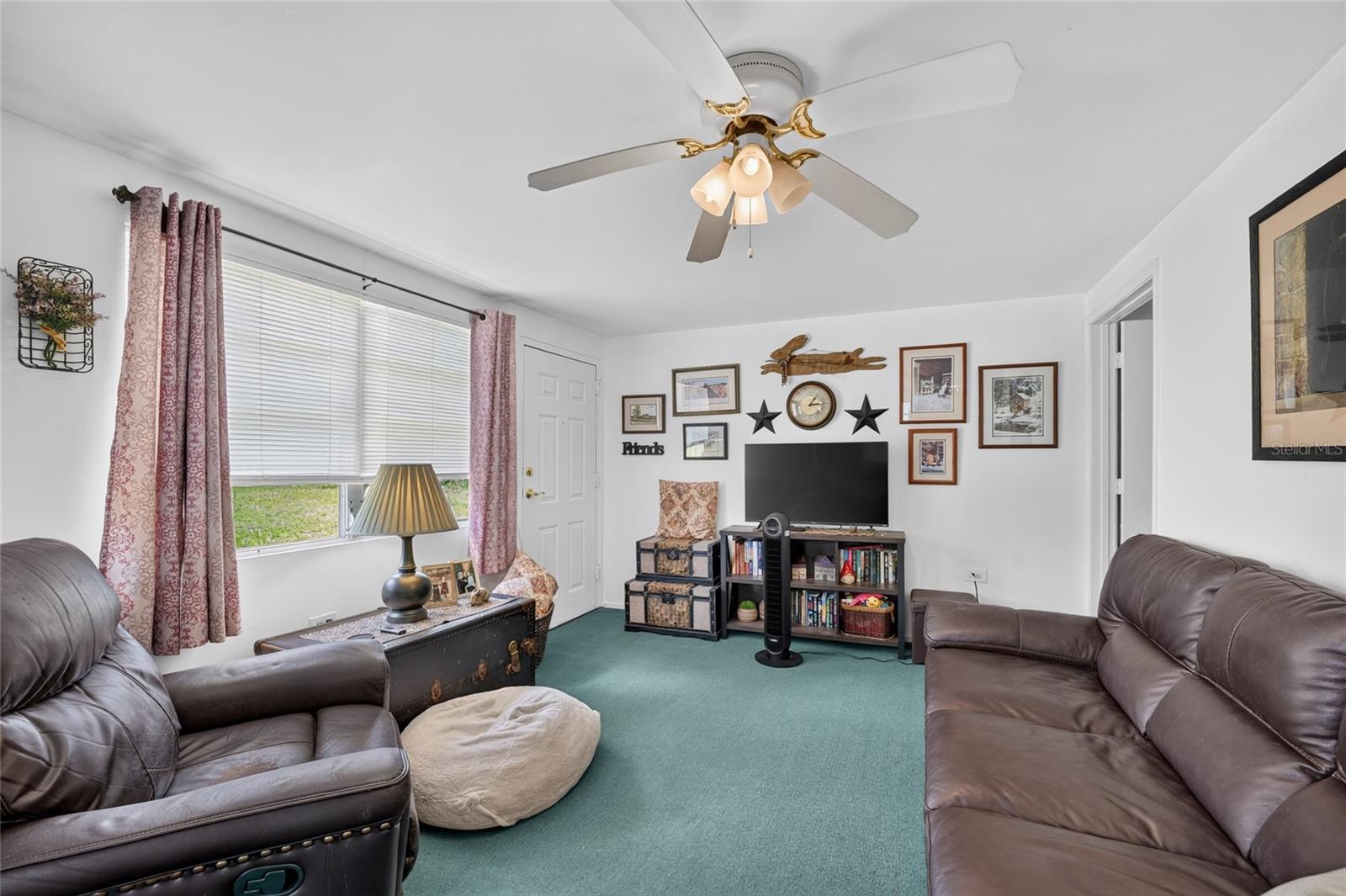 WHISPERING PINES UN 2 - Residential
