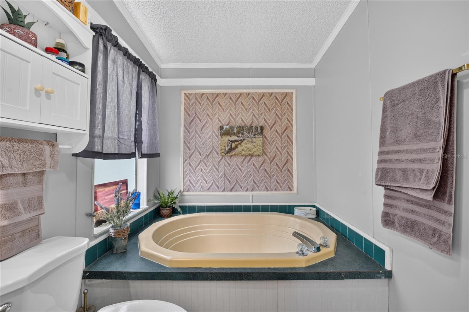 WHISPERING PINES UN 2 - Residential