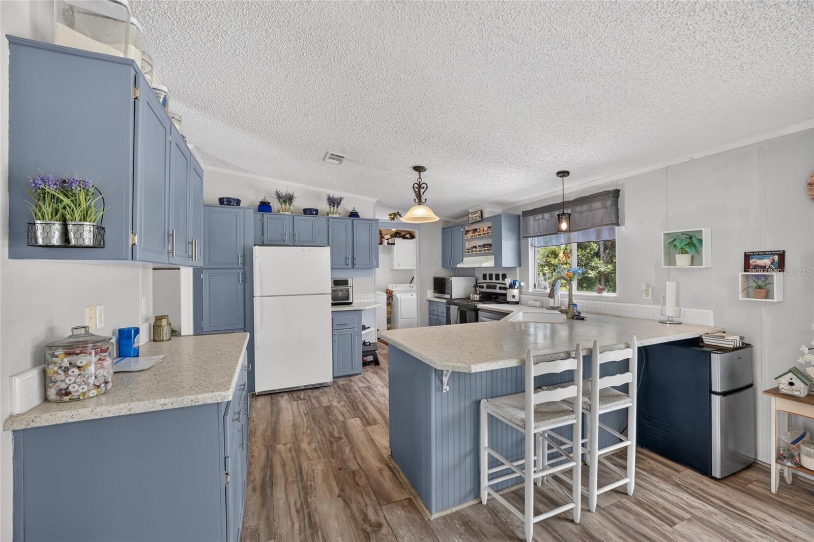 WHISPERING PINES UN 2 - Residential