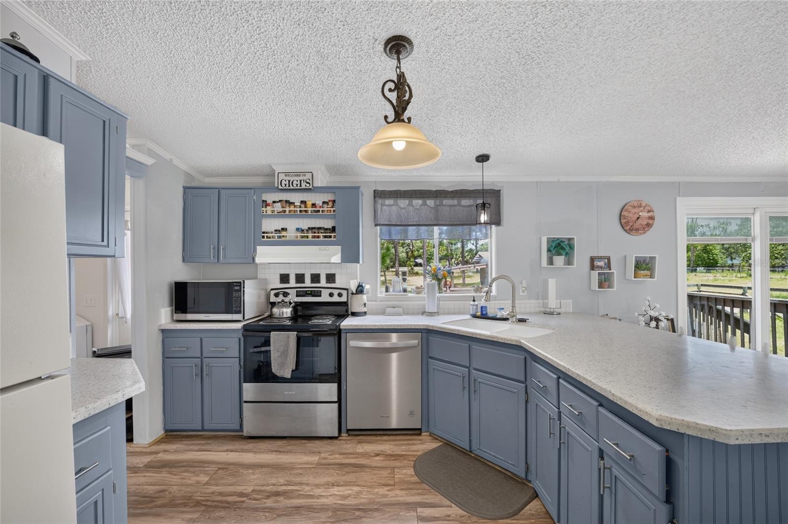 WHISPERING PINES UN 2 - Residential