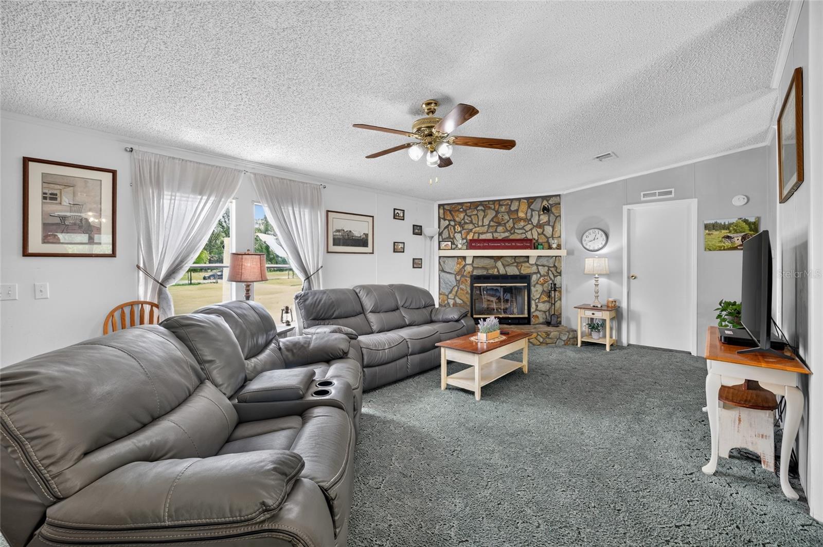 WHISPERING PINES UN 2 - Residential