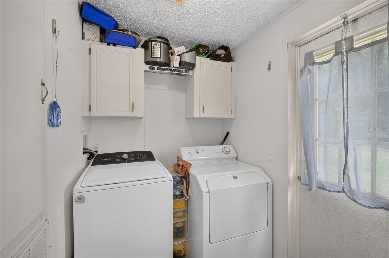 WHISPERING PINES UN 2 - Residential