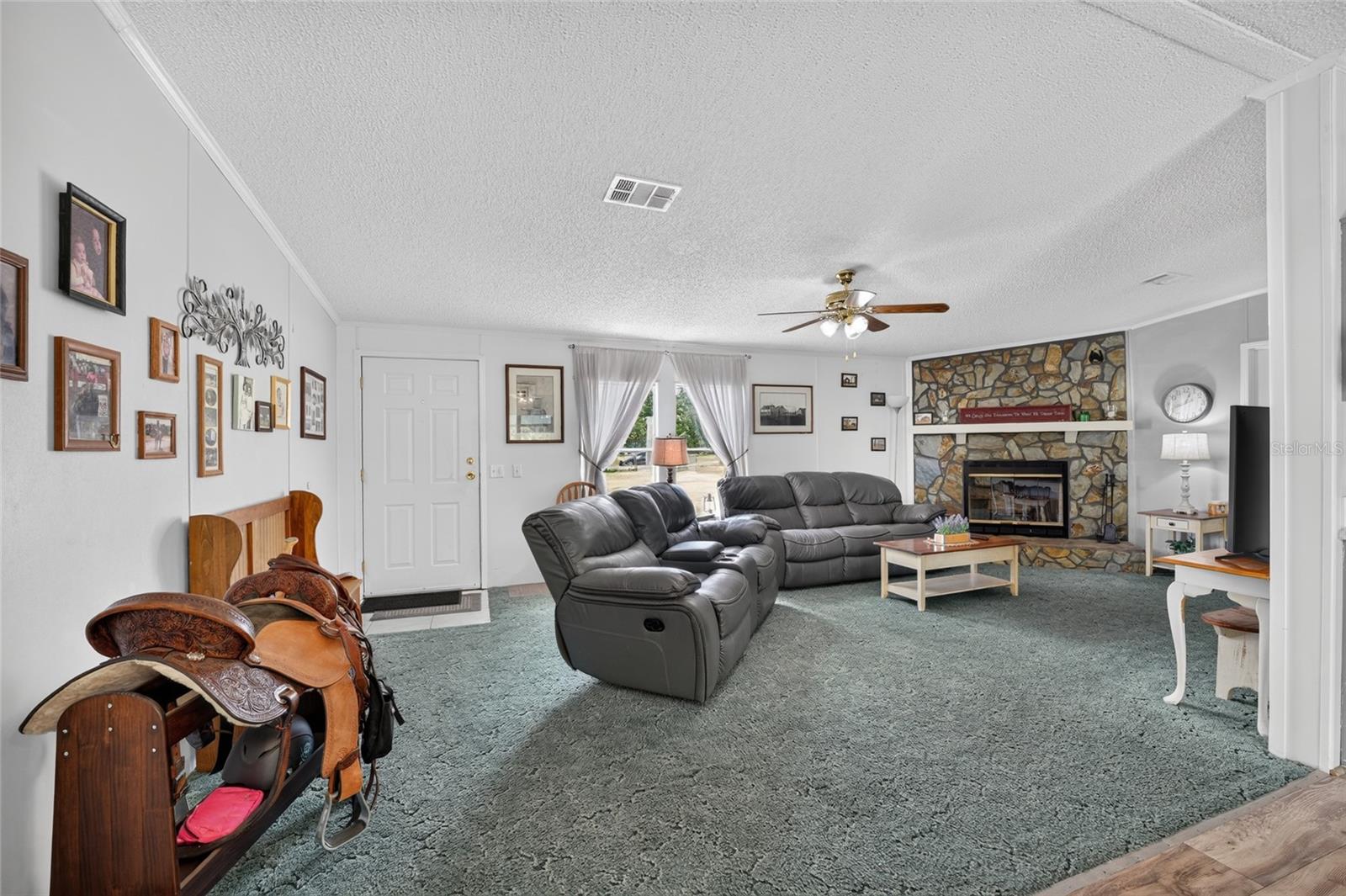 WHISPERING PINES UN 2 - Residential
