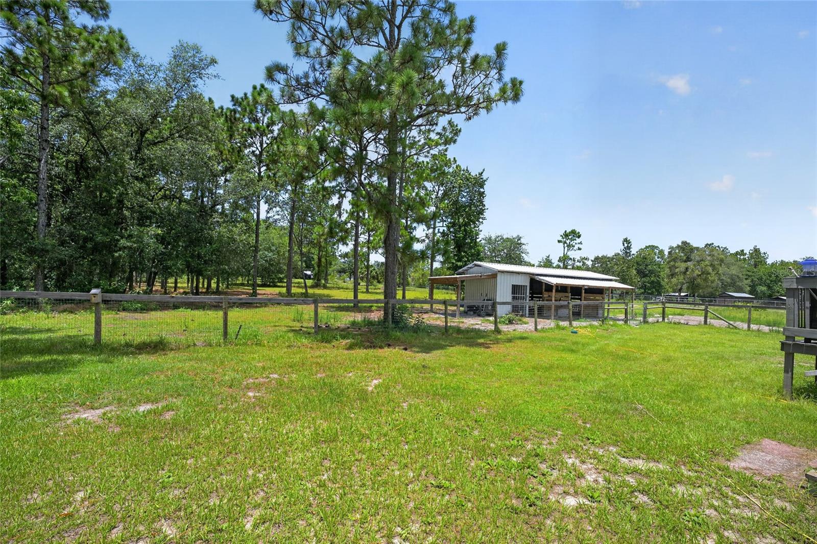 WHISPERING PINES UN 2 - Residential