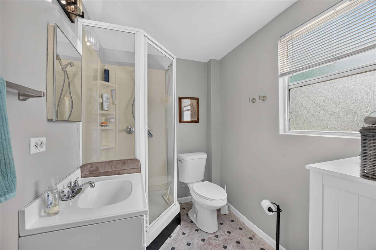 WHISPERING PINES UN 2 - Residential