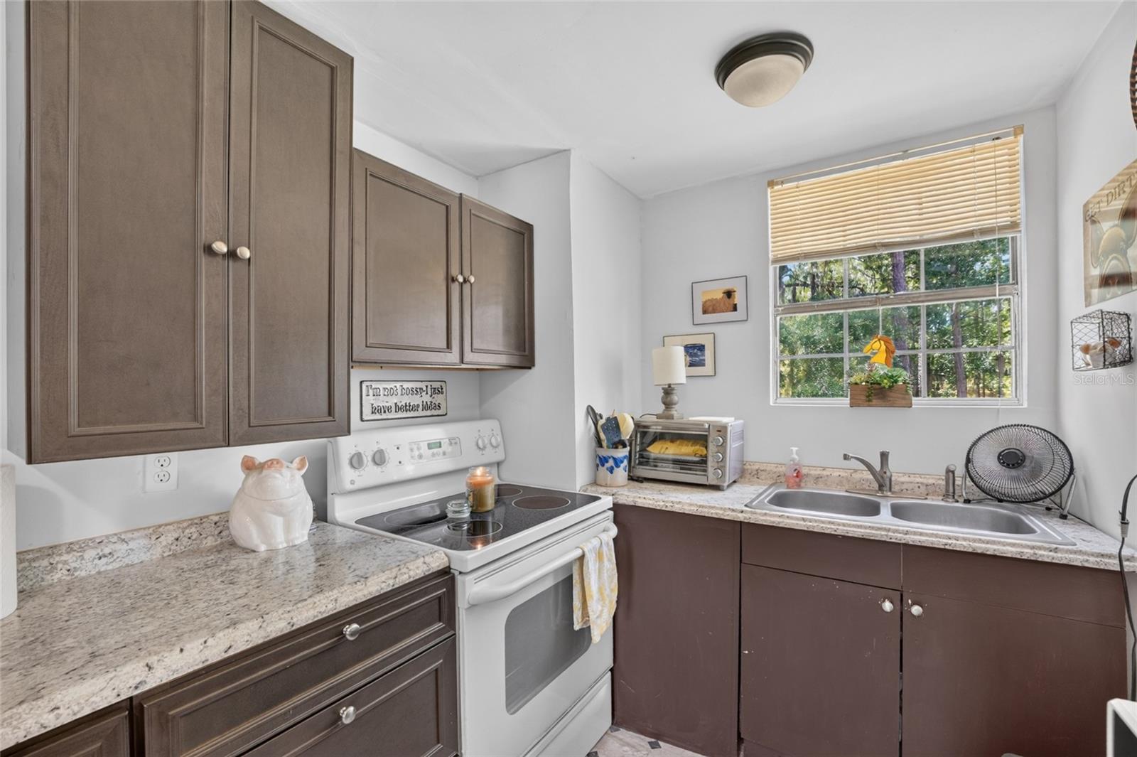 WHISPERING PINES UN 2 - Residential