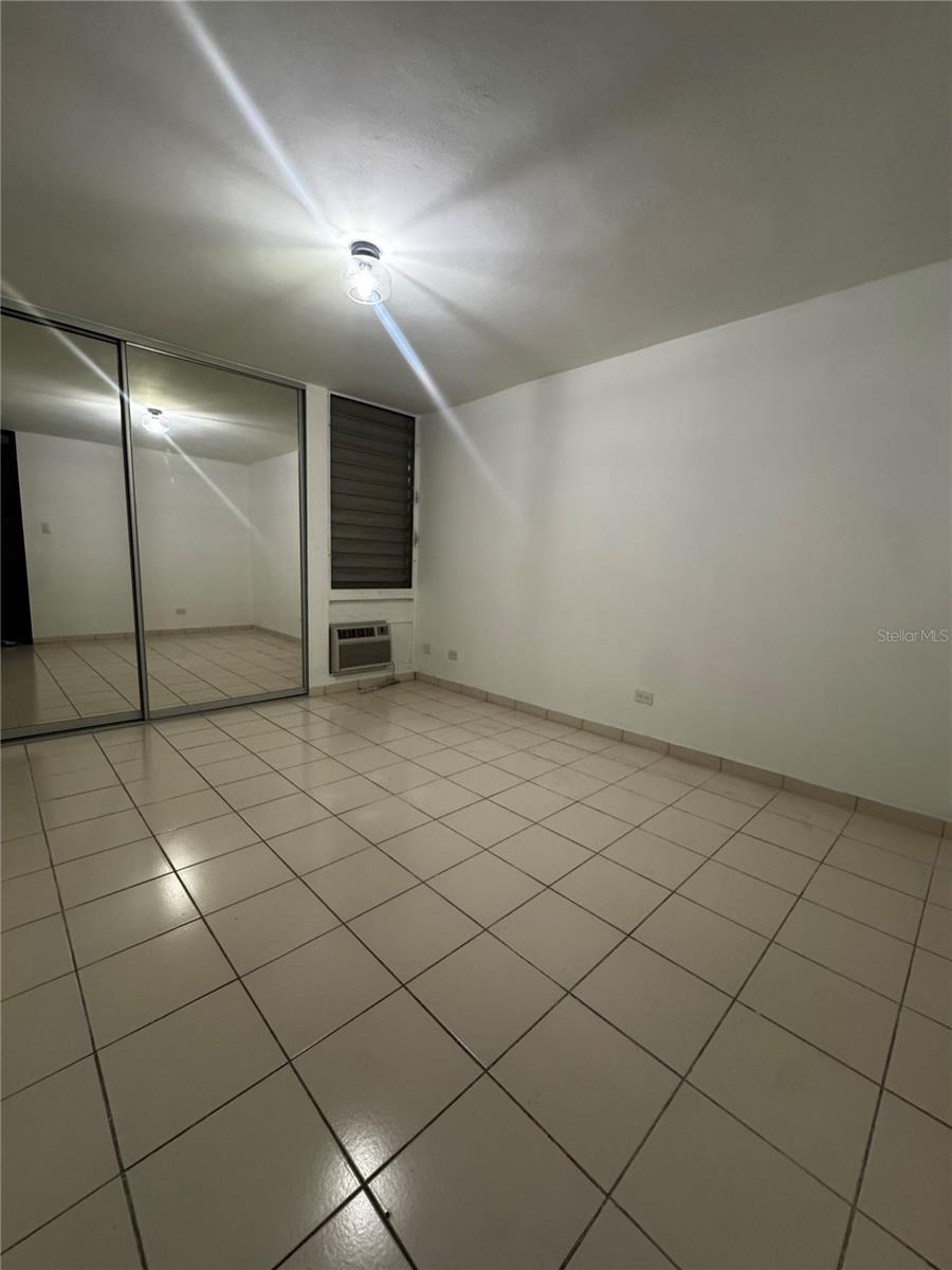 CONDOMINIO SGOVIA - Residential