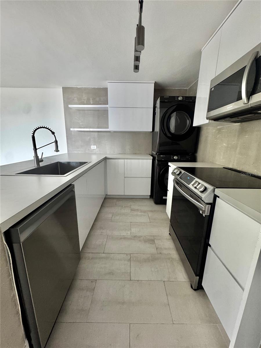 CONDOMINIO SGOVIA - Residential