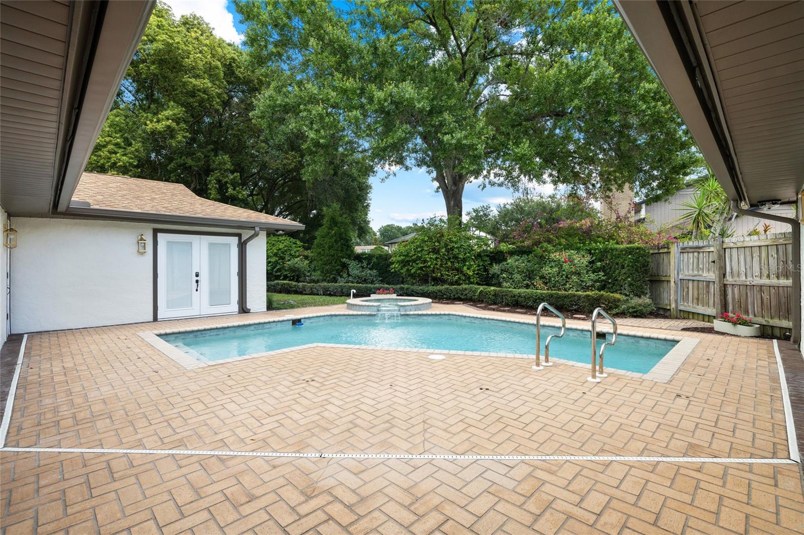 CARROLLWOOD VILLAGE SEC 1 - Residential