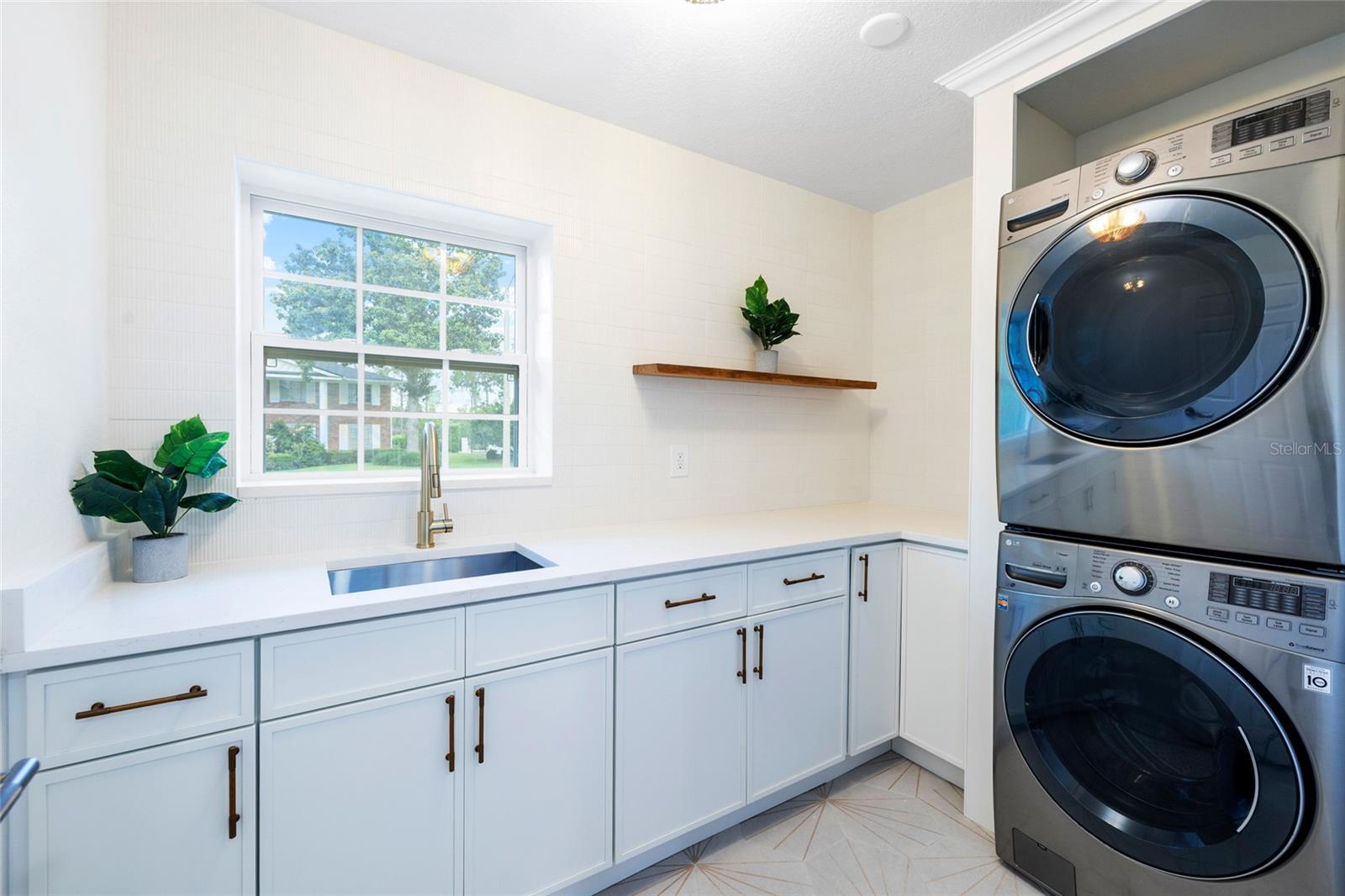 CARROLLWOOD VILLAGE SEC 1 - Residential