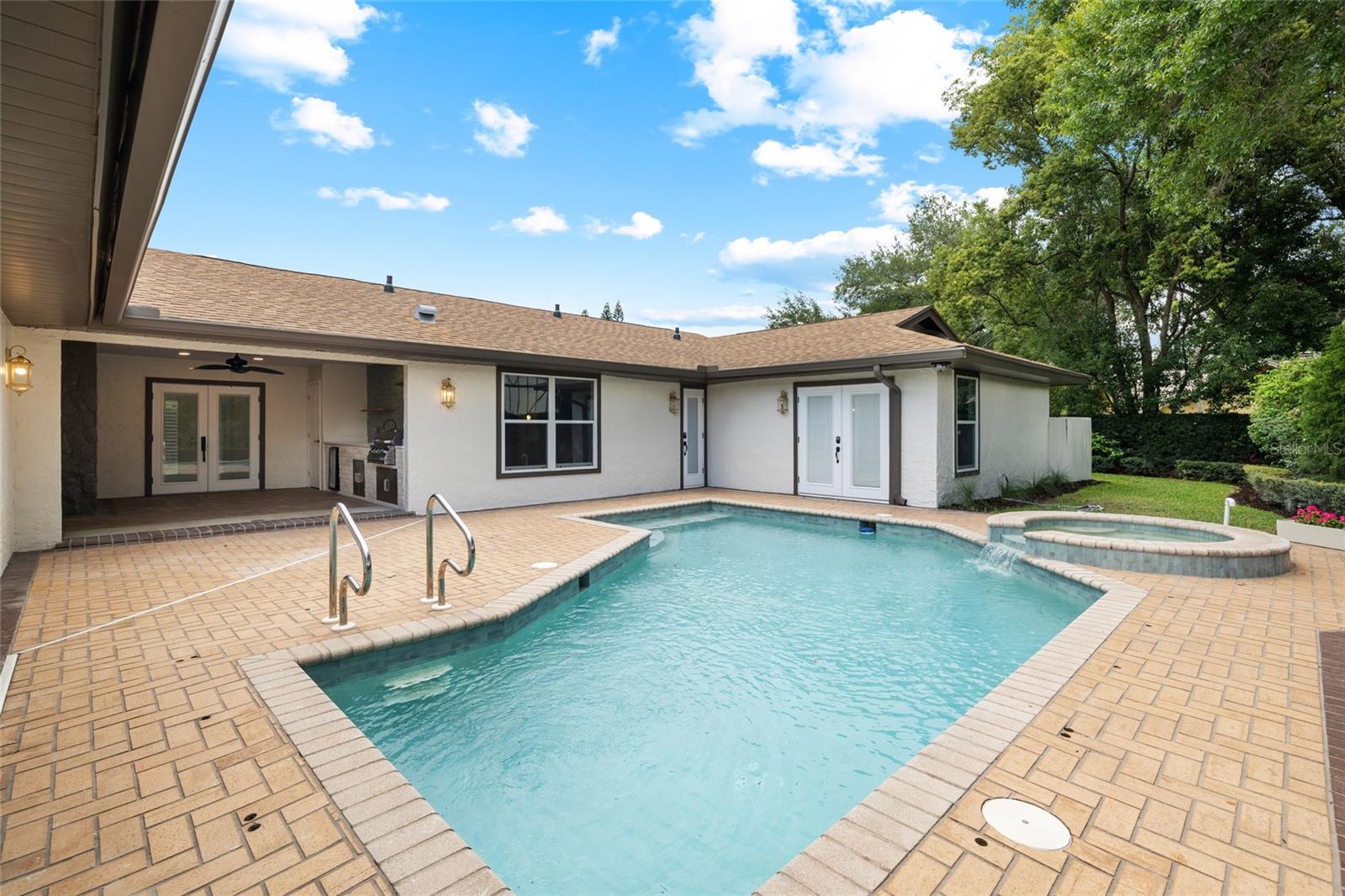 CARROLLWOOD VILLAGE SEC 1 - Residential