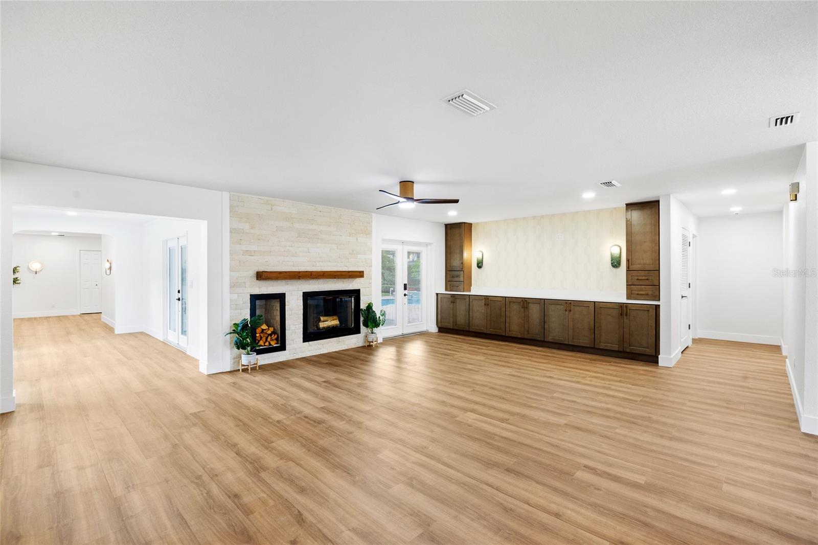 CARROLLWOOD VILLAGE SEC 1 - Residential