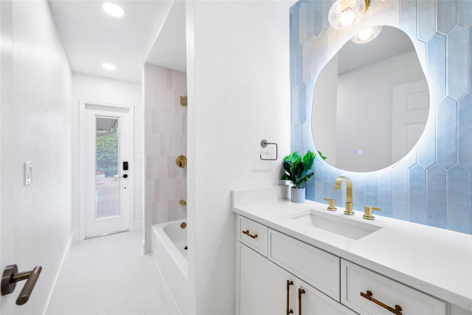 CARROLLWOOD VILLAGE SEC 1 - Residential