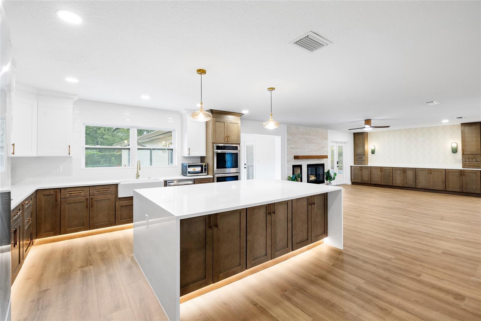 CARROLLWOOD VILLAGE SEC 1 - Residential