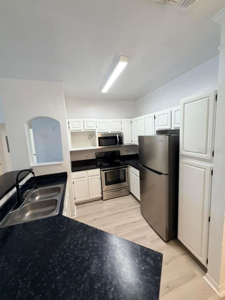 HAMPTONS/METROWEST - Residential Lease