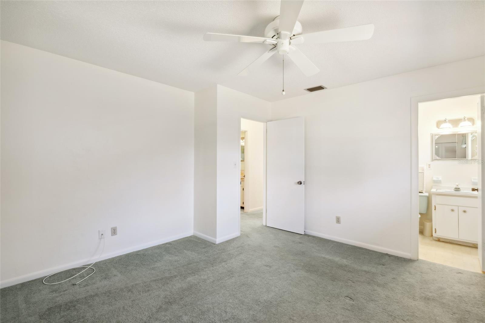 GOLFWOOD CONDO 1 - Residential
