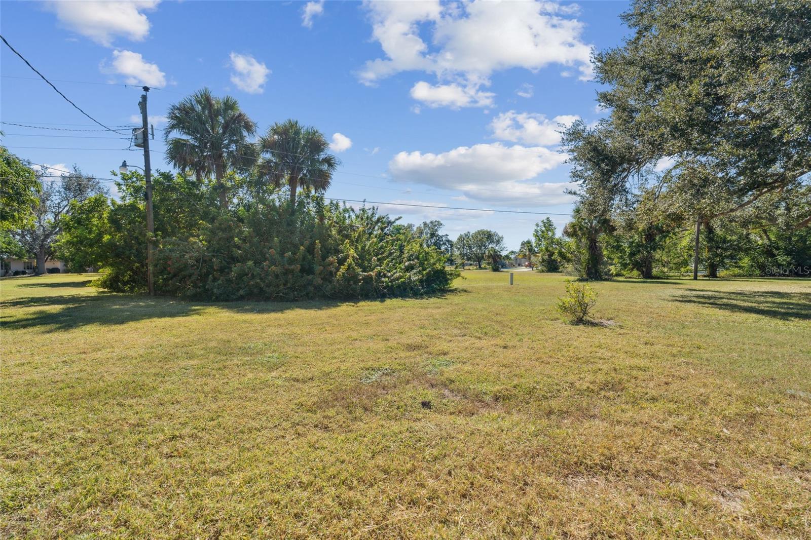 GOLFWOOD CONDO 1 - Residential