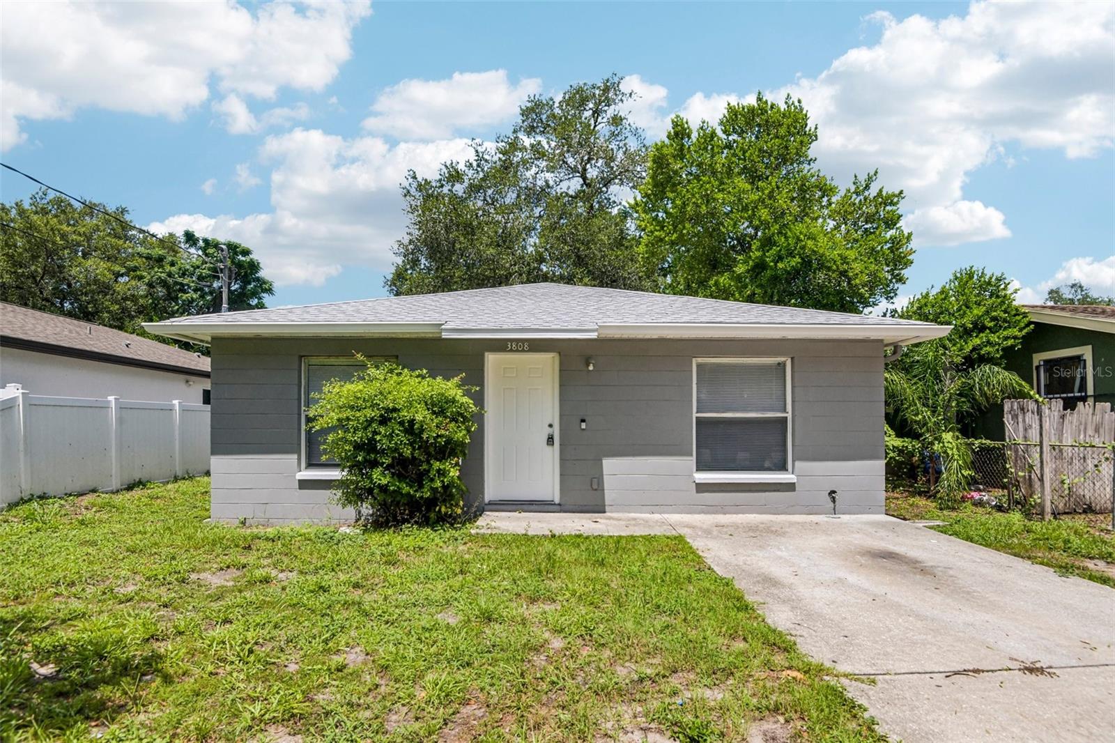 Charming 2003-Built Gem in Grant Park – Move-In Ready!
Welcome home to this beautifully maintained 3-bedroom, 2-bathroom residence nestled in the highly desirable Grant Park neighborhood. Built in 2003, this home offers the perfect blend of classic charm and modern updates, ready for its next owner to move right in.
Step into a stylishly renovated kitchen featuring sleek stainless steel appliances, crisp white shaker cabinetry, and elegant quartz countertops — a space that's as functional as it is beautiful, perfect for everyday living and entertaining alike.
Enjoy unbeatable convenience with quick and easy access to I-4 and just minutes from Downtown Tampa, putting shopping, dining, entertainment, and your daily commute all within easy reach.
This home is truly turn-key and ready to close — don't miss your chance to own a piece of one of Tampa's most sought-after communities!
Schedule your private showing today — this one won't last long!