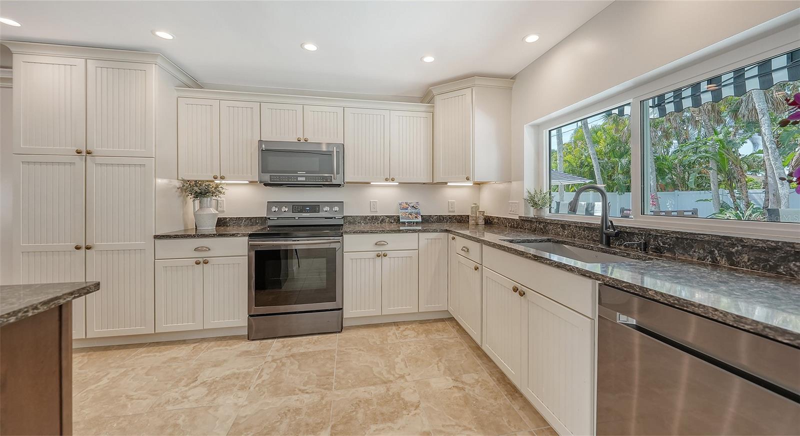 ST ARMANDS DIV - Residential