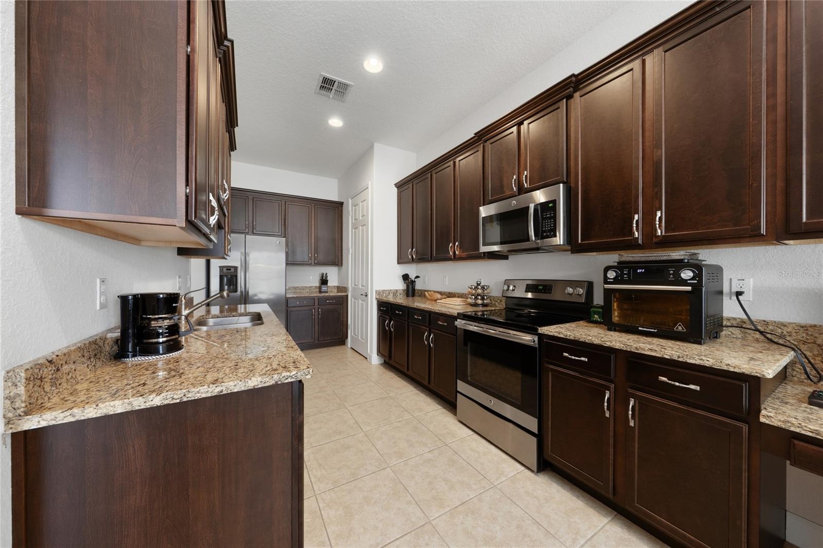 CYPRESS RESERVE VILLAS - Residential