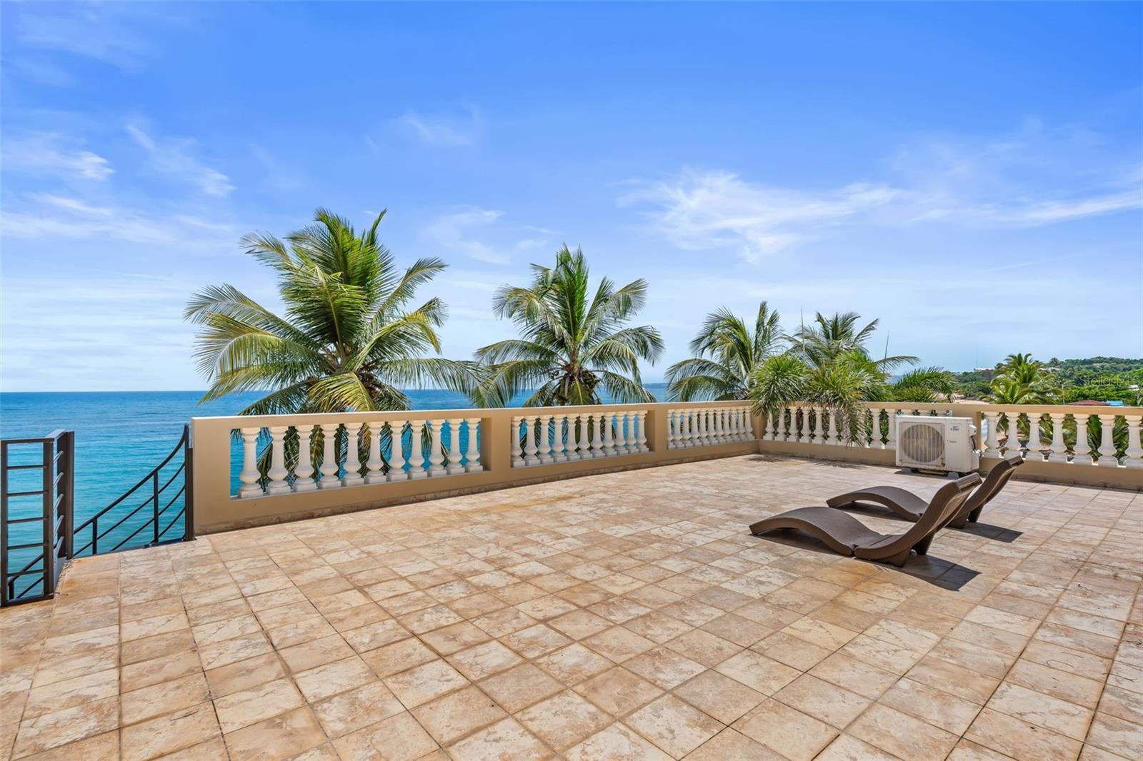 CONDOMINUM OCEAN VIEW CASTLE - Residential
