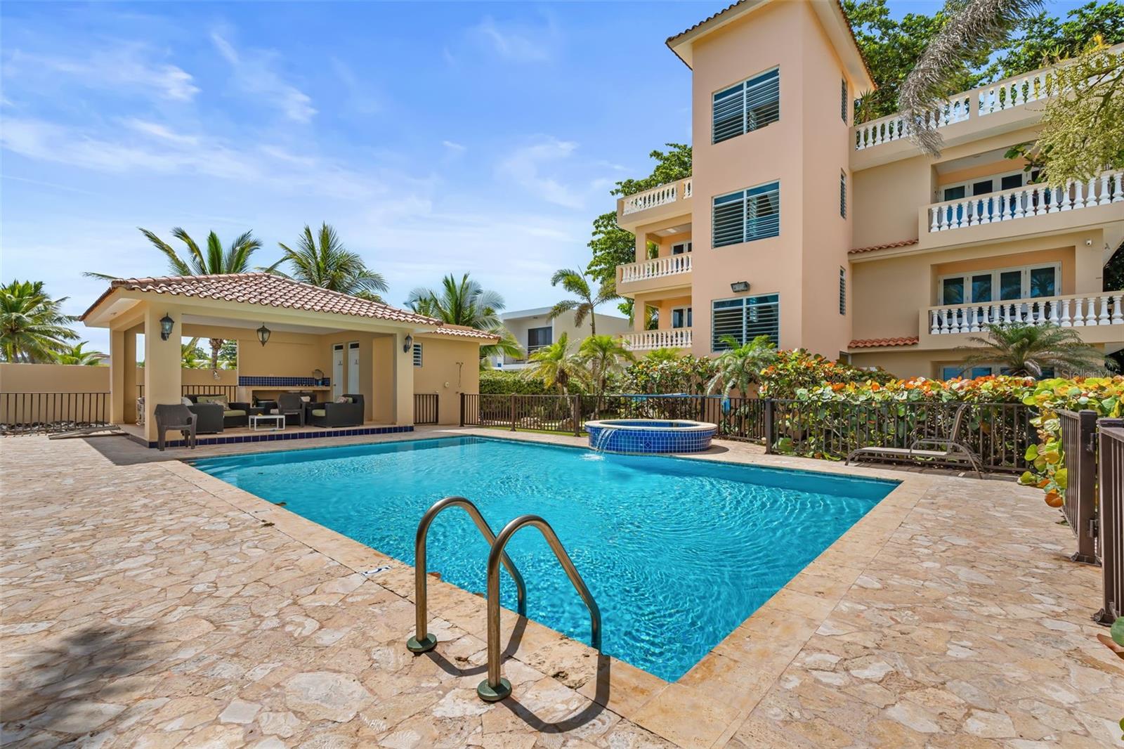 CONDOMINUM OCEAN VIEW CASTLE - Residential