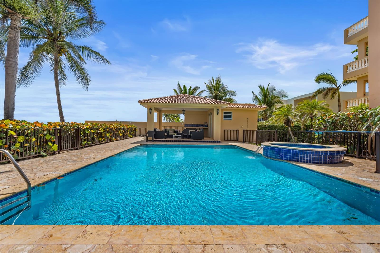 CONDOMINUM OCEAN VIEW CASTLE - Residential