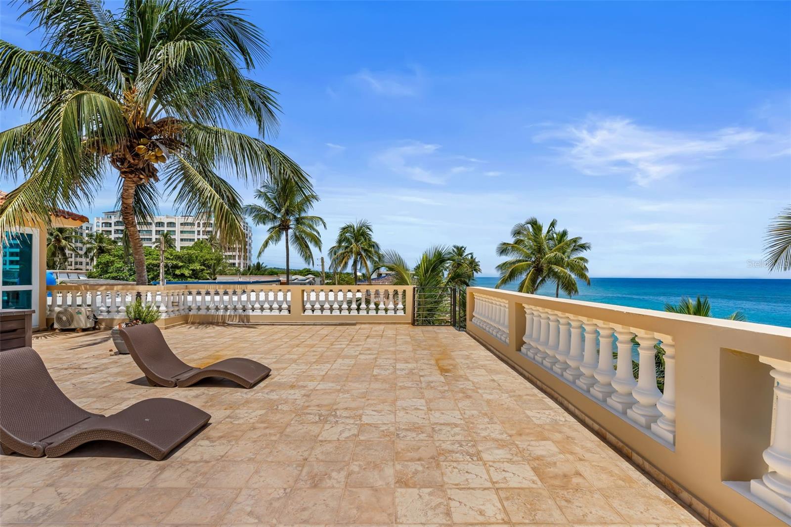 CONDOMINUM OCEAN VIEW CASTLE - Residential