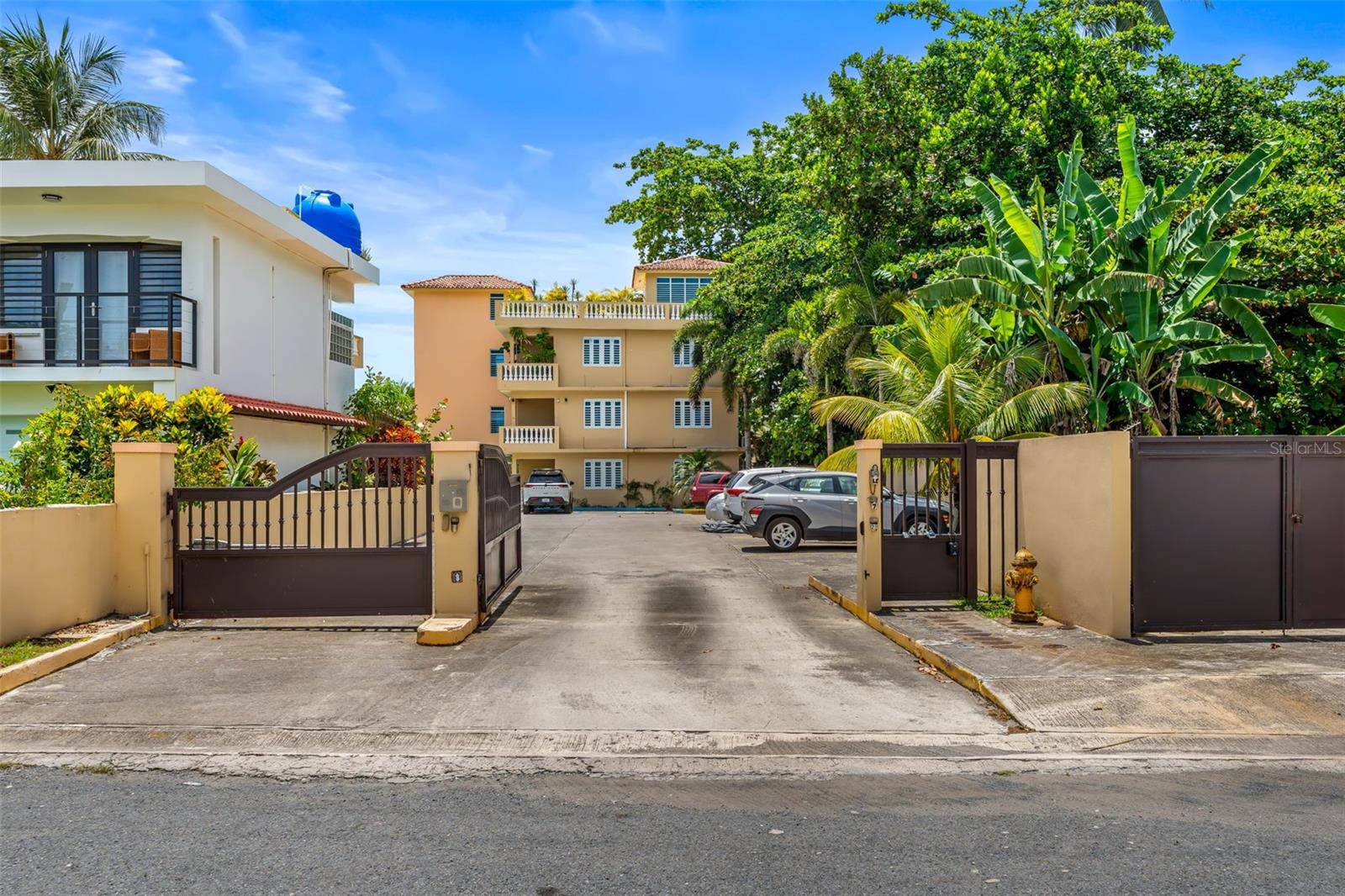 CONDOMINUM OCEAN VIEW CASTLE - Residential