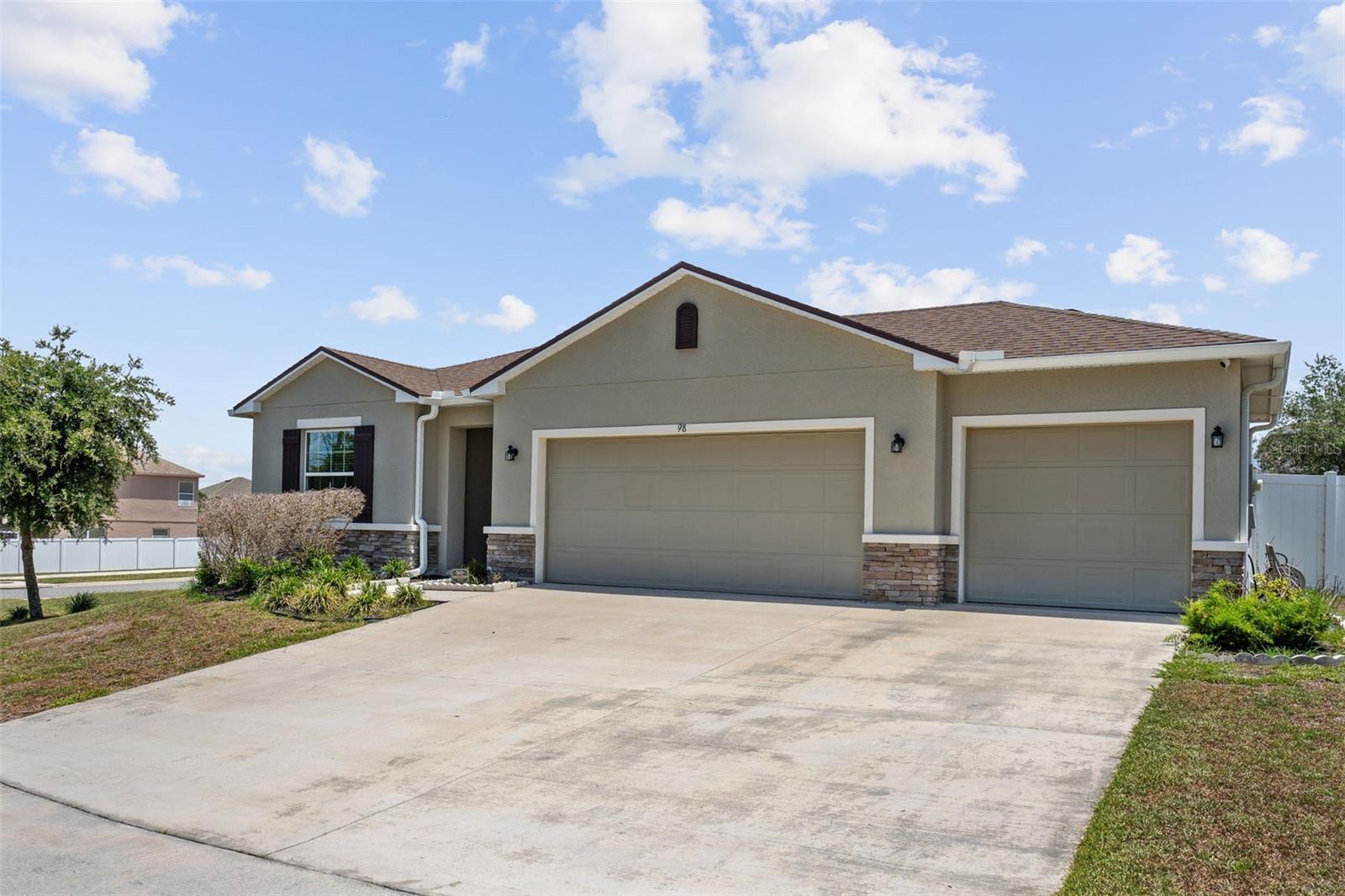 EAGLE POINTE PH III SUB - Residential