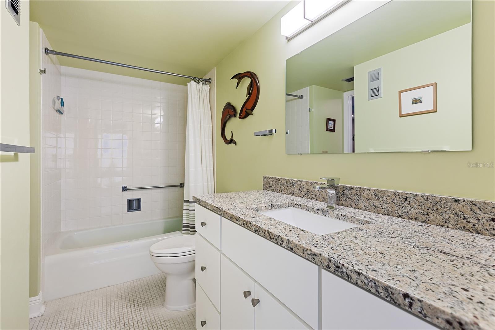 MOUNT DORA VILLA DORA CONDO UNIT 01 - Residential