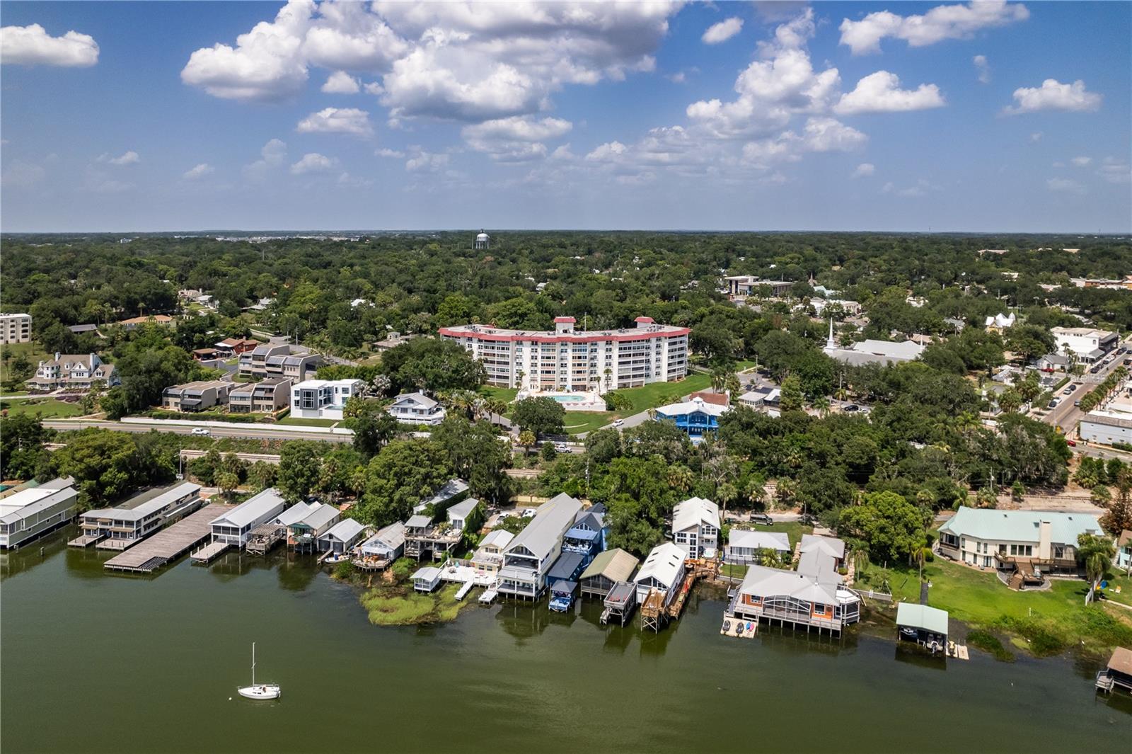MOUNT DORA VILLA DORA CONDO UNIT 01 - Residential