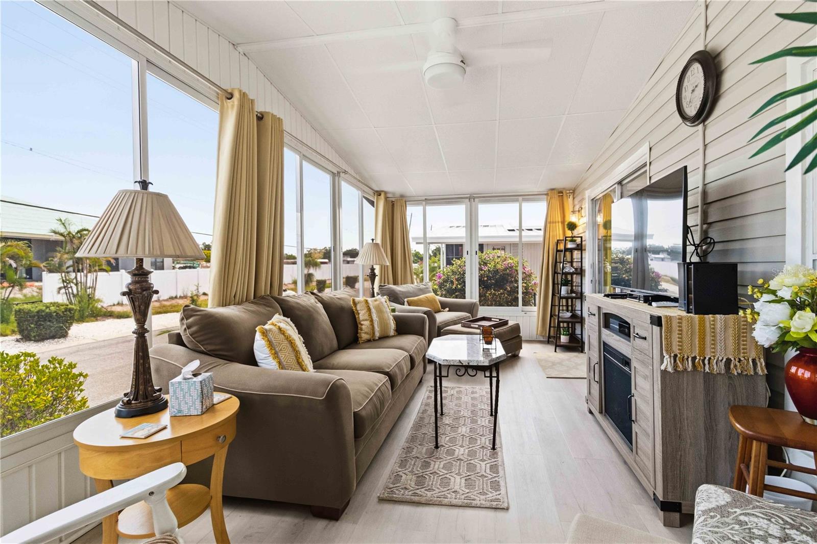 PALMA SOLA SHORES - Residential