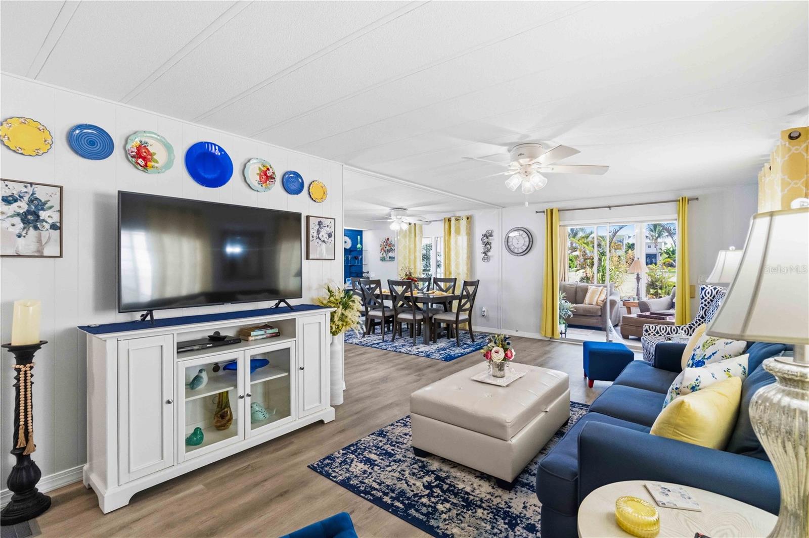 PALMA SOLA SHORES - Residential
