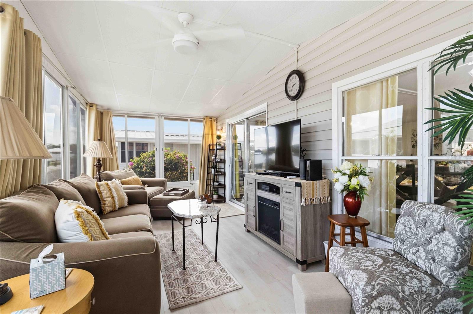 PALMA SOLA SHORES - Residential