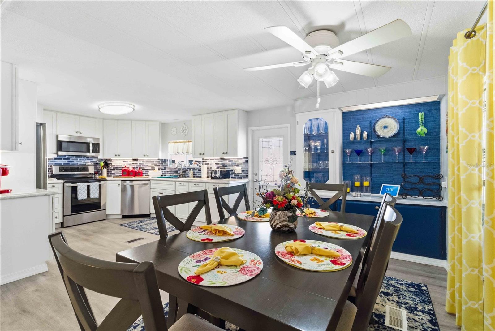PALMA SOLA SHORES - Residential